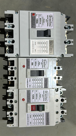Kit 3 Disjuntores Caixa Moldada - 125A, 50A e 150A ( Apenas Um Pedacinho Da Carcaça Quebrada, Mas Funcionando )