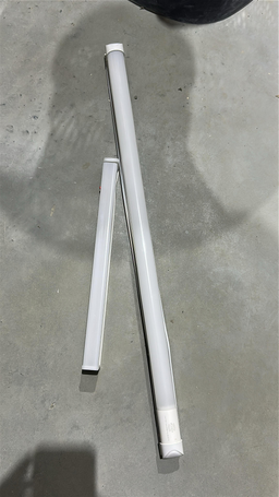 Kit 1 Luminária LED 600MM Sensor de Presença e 1 Luminária LED 300MM Botao Liga/Desliga ( Apenas Amassada )