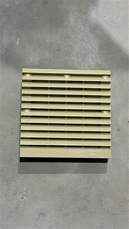 Veneziana com Filtro 150X150X13,5MM para Ventilador 120X120MM ( Somente Algumas Partes Quebradas, Mas Funcionando )